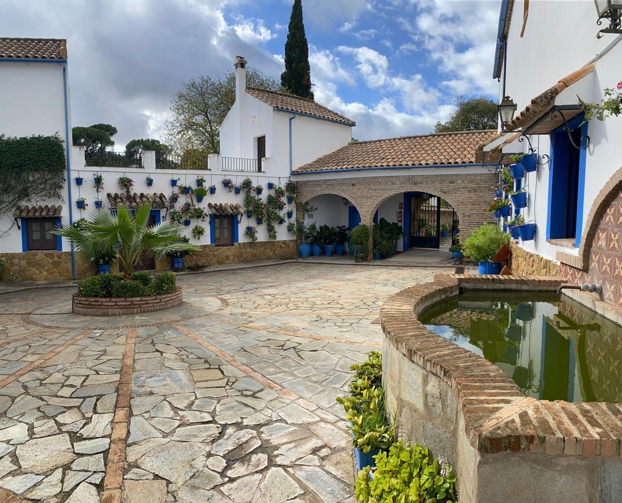 Apartamentos Turisticos Rurales Dos Fuentes 코르도바 외부 사진